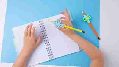 dysgraphia treatment - ergonomic training pencil holder, preschooler handwriting, kids learning how to hold a pencil
